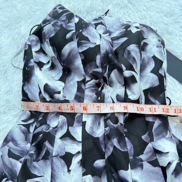 Women Phoebe Couture Halter Backless Floral Maxi Dress in Gray and Black Size 6 - Picture 6 of 12